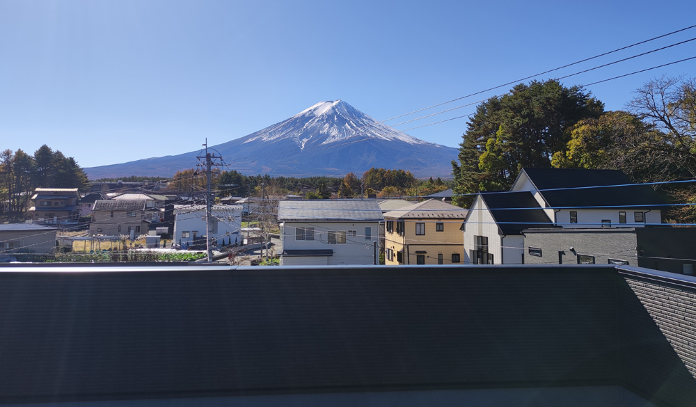 ルーフトップテラスから望む富士山