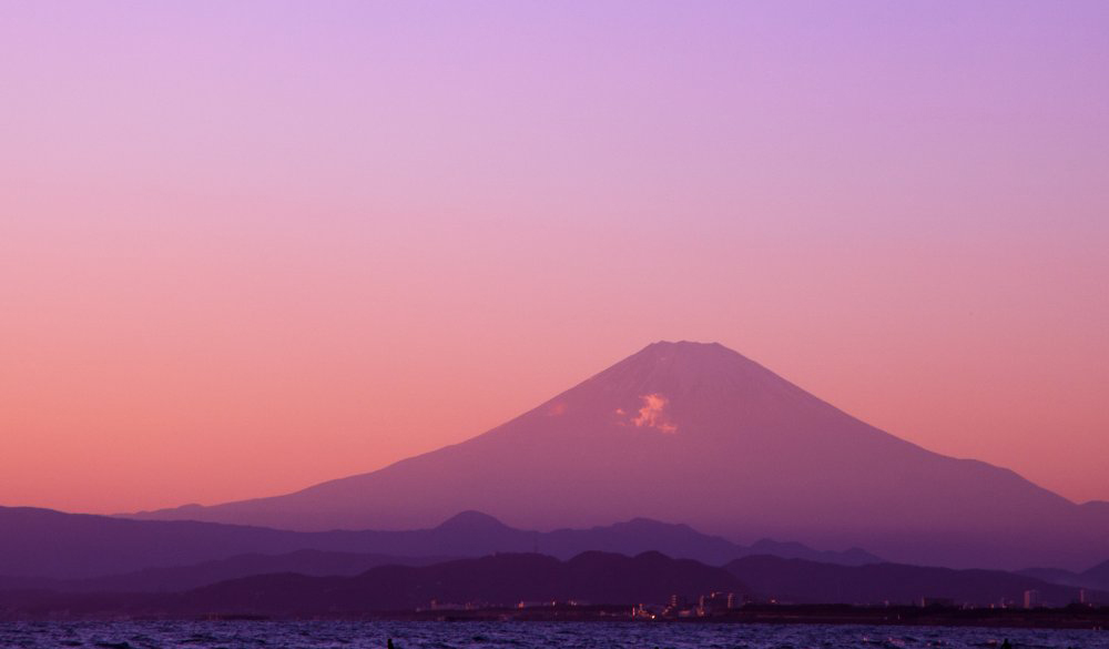屋上から見る河口湖と富士山