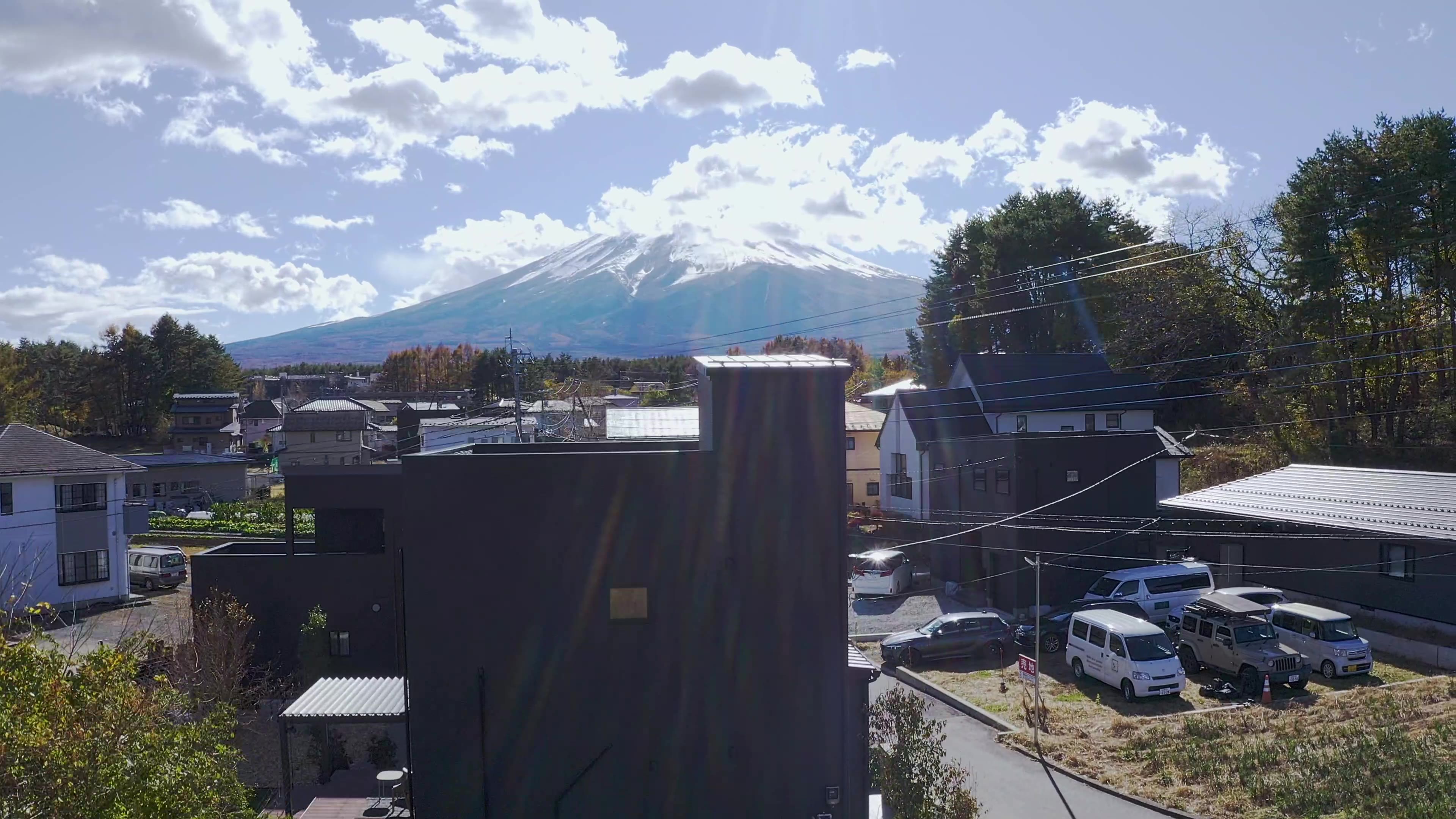 富士ガーデンビュー 空と庭と 屋上からの富士山と建物外観